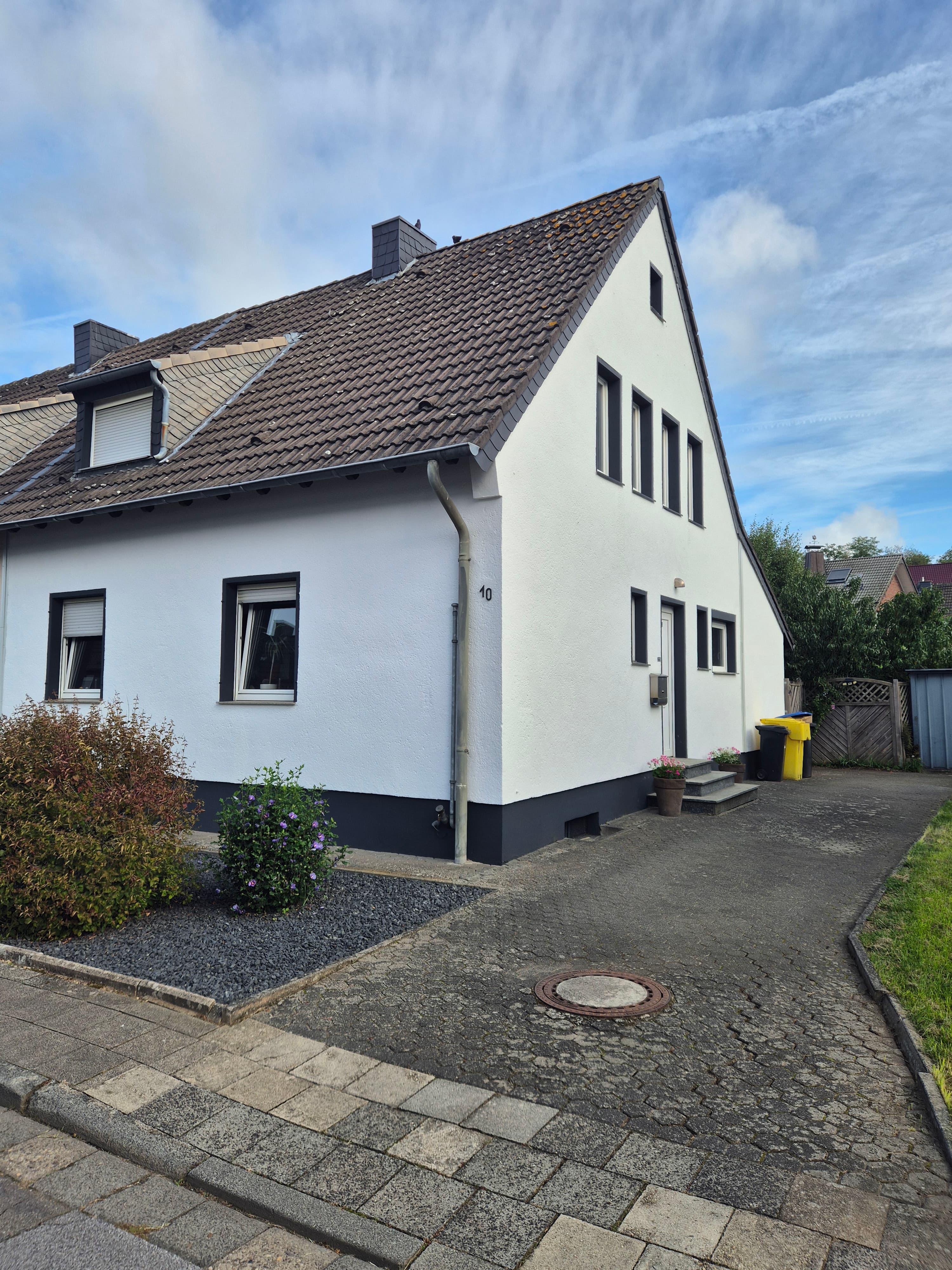 Gepflegte Doppelhaushälfte mit Garten in Grevenbroich-Neurath – provisionsfrei