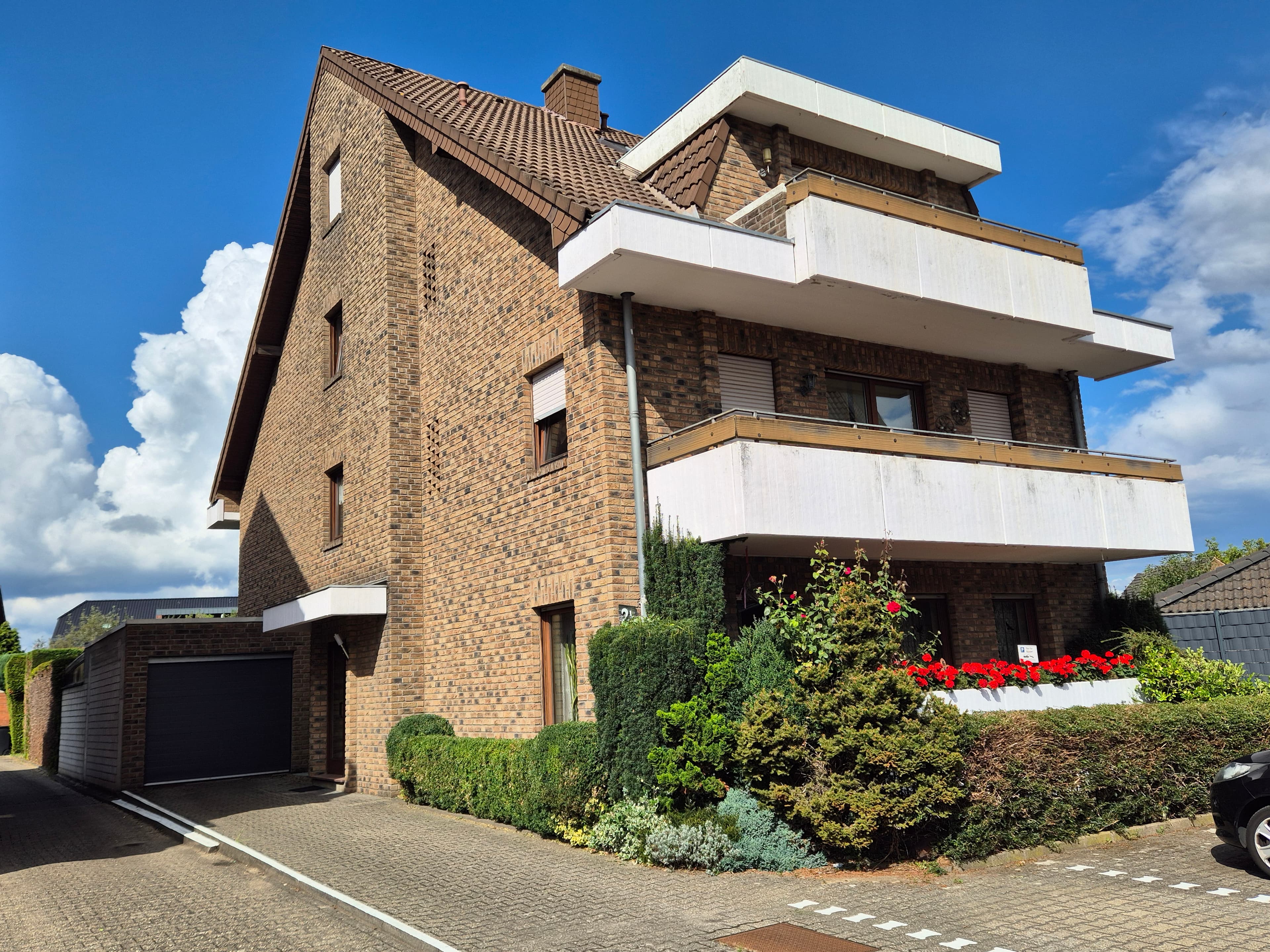 EINMALIGE INVESTITIONSCHANCE: 5 Einheiten + ca. 1.212 m² Grundstück für 470.000 €