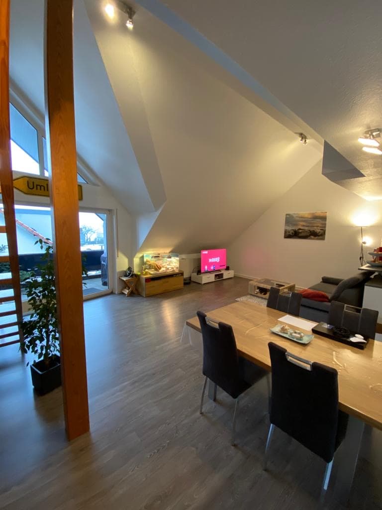 Stilvolle Maisonettewohnung mit Loggia und Stellplatz
