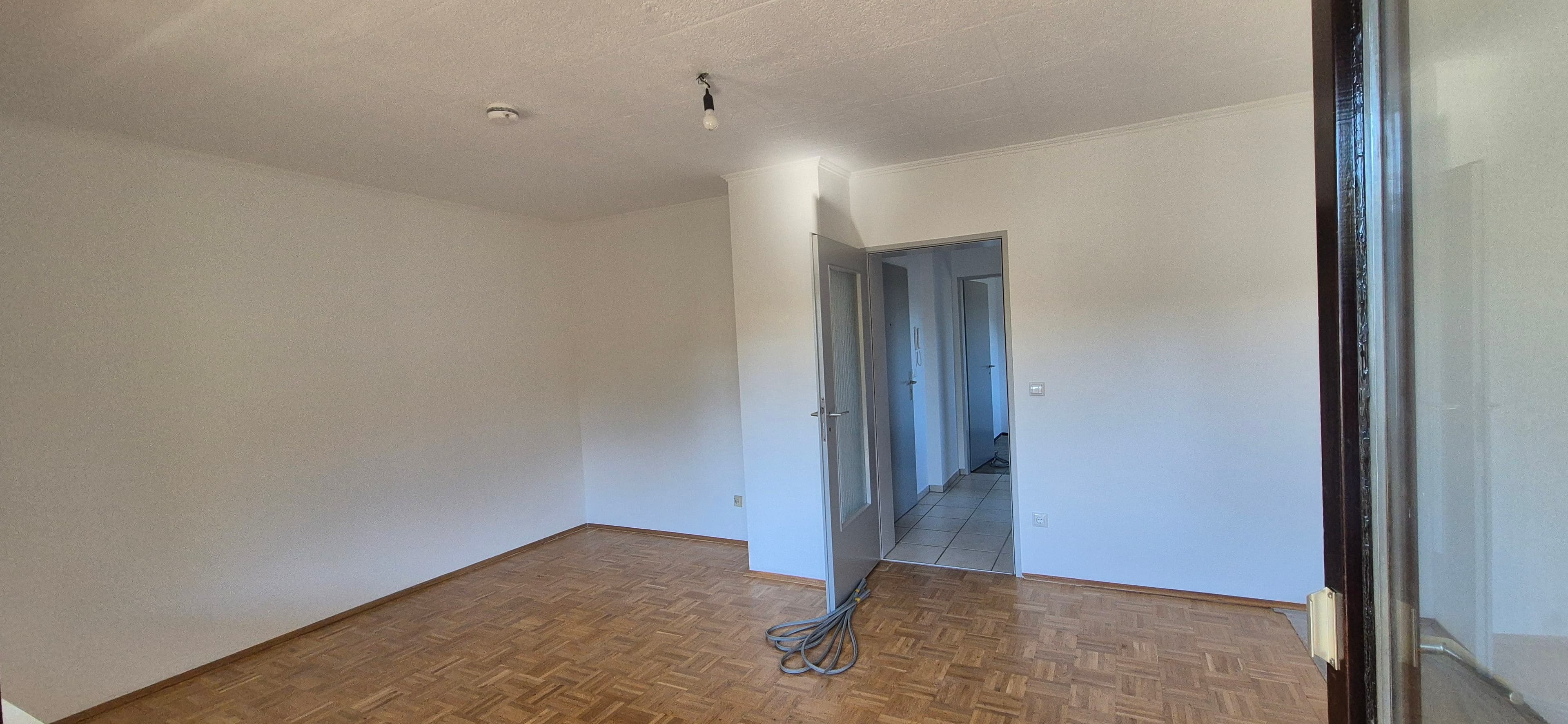 1 Zimmer Apartment mit großem Balkon