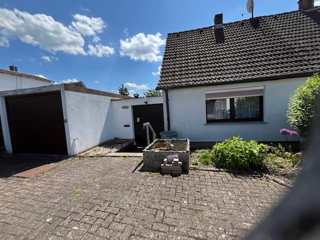 Zum Verkauf die Doppelhaushälfte - Vorderhaus - 96450 Coburg, Reichsdanksiedlung