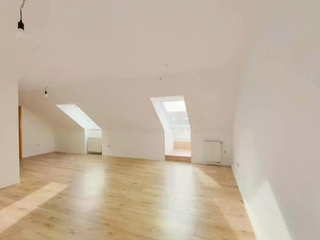 Helle 2-Zimmer-Dachgeschosswohnung in Neukieritzsch OT Deutzen