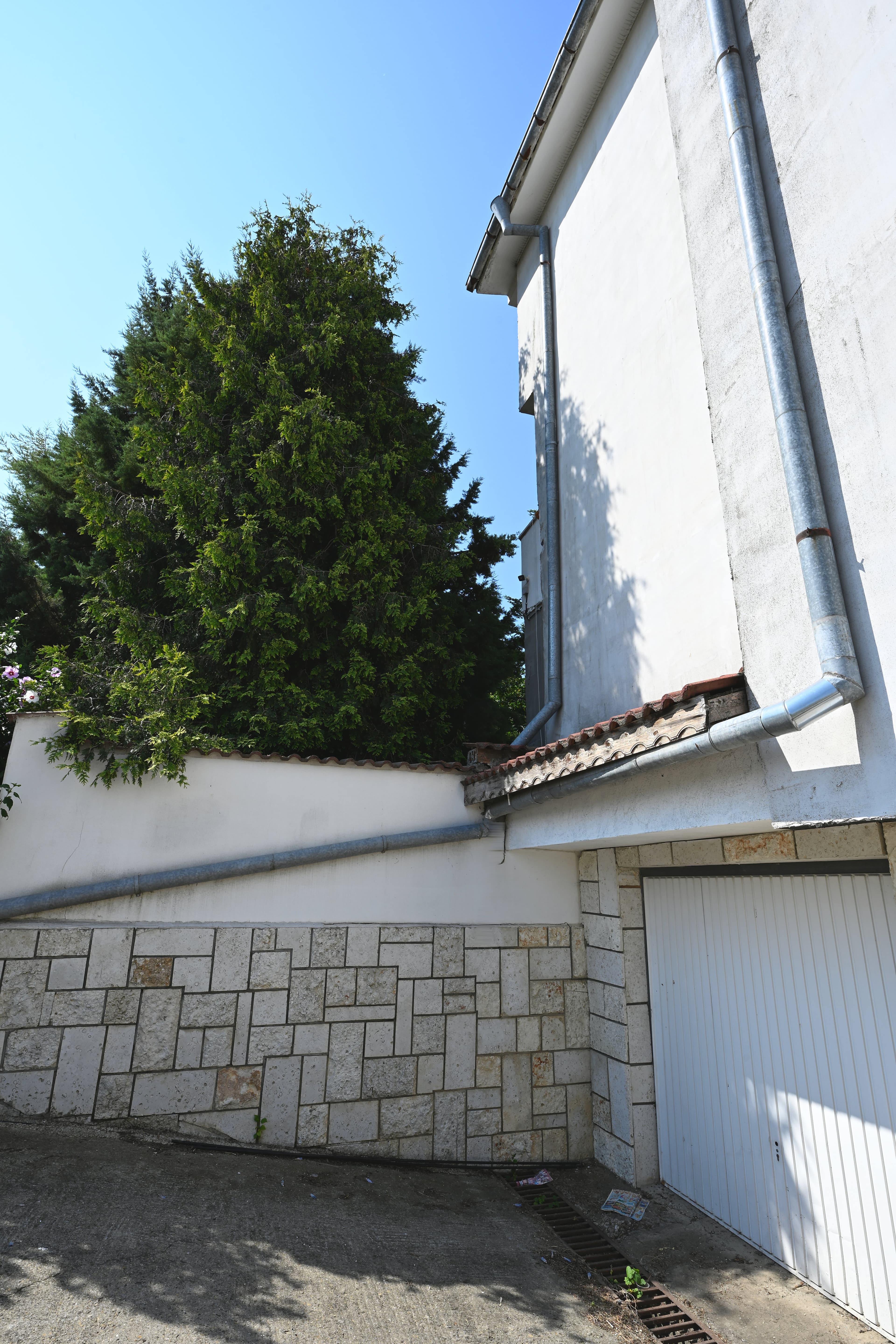 Branishte Cypress Residence – Einfamilienhaus mit Garten in Bulgarien