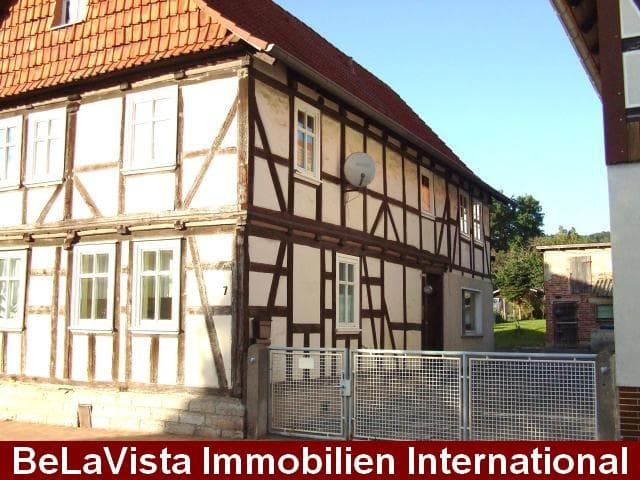 V E R K A U F T !!! CHARMANTES WOHNHAUS MIT SONNIGEM GROSSEM GARTEN /GRUNDSTÜCK UND MASSIVER SCHEUNE !!!!
