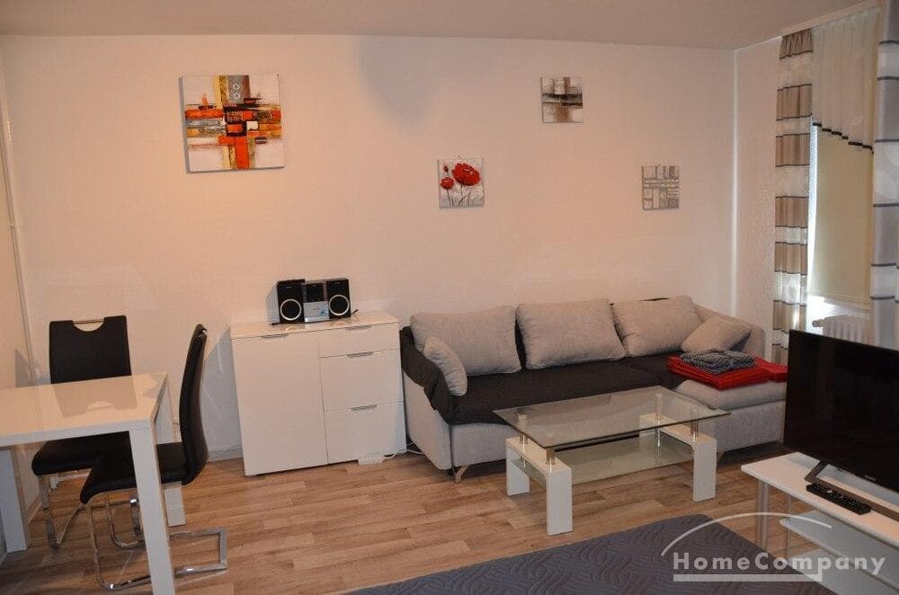 Schöne 1 Zi.Whg., möbliert, 3. OG, mit Balkon.
