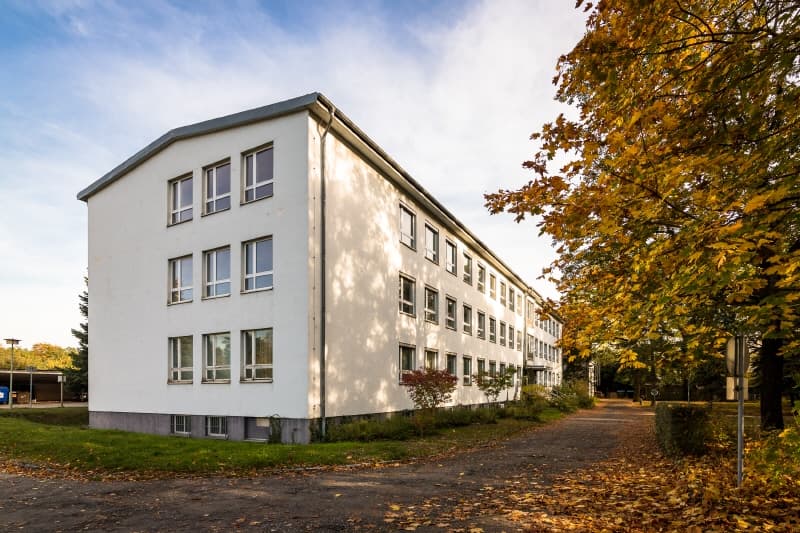 Bürosolitär im Park!