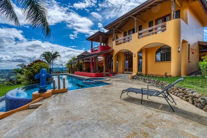 Luxury with Altitude 5 Bedroom Home in Perez Zeledon