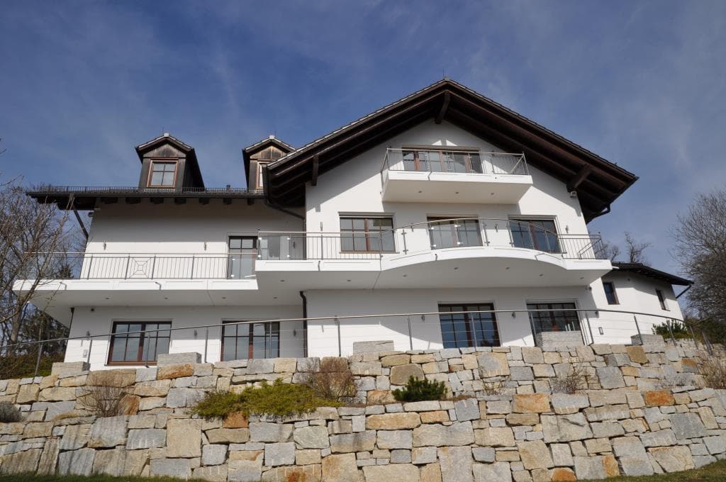 WOHNEN - wo andere URLAUB machen
Komfort-VILLENANWESEN m. Alpenblick - 82335 BERG Starnberger See