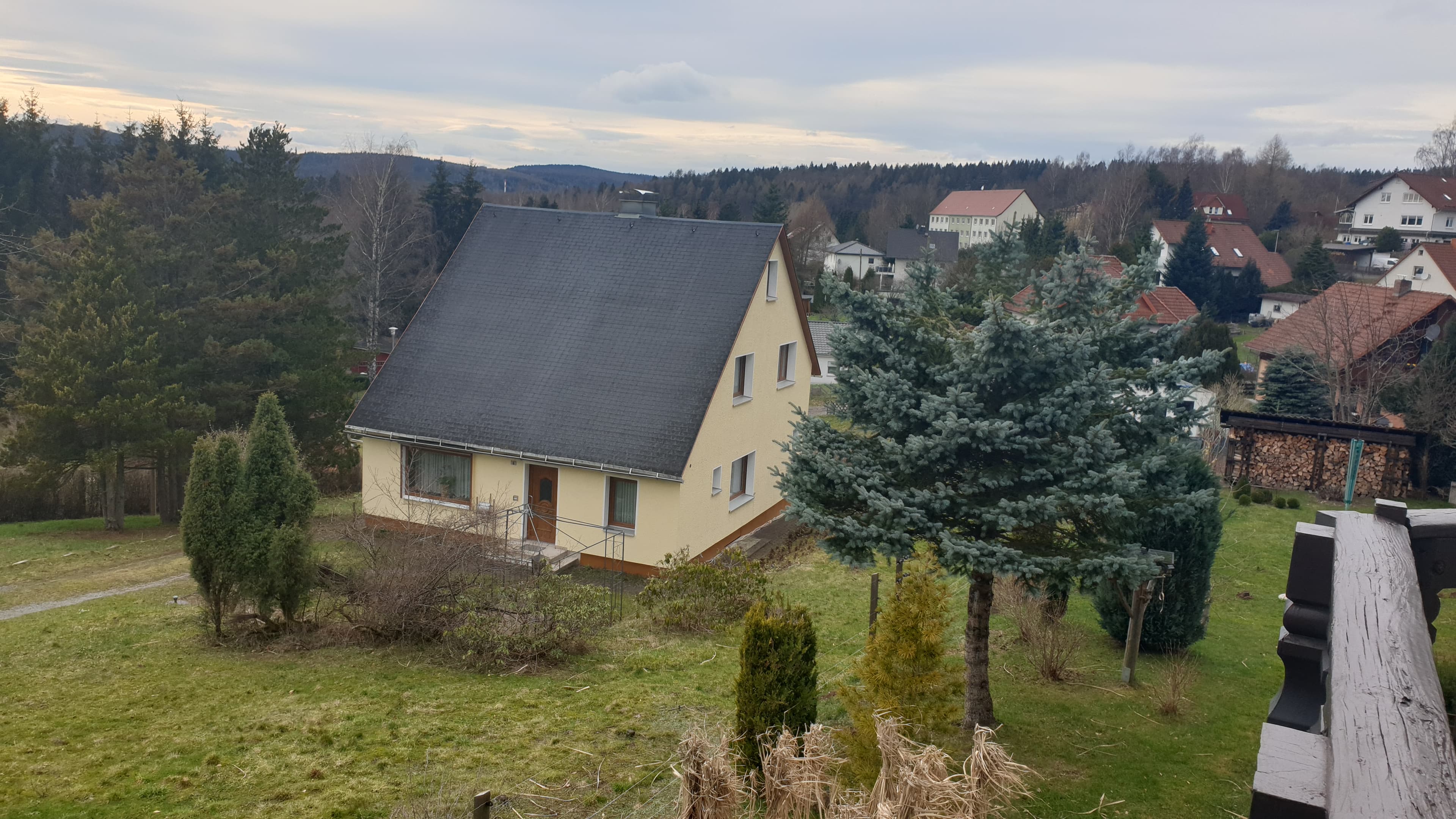 schönes Einfamilienhaus im Grünen