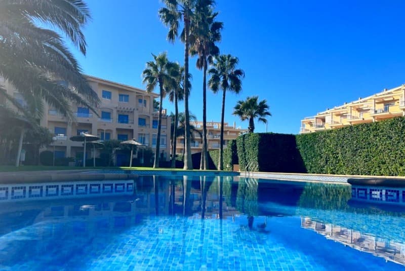 Atemberaubendes Apartment mit Pool - Renditeobjekt
