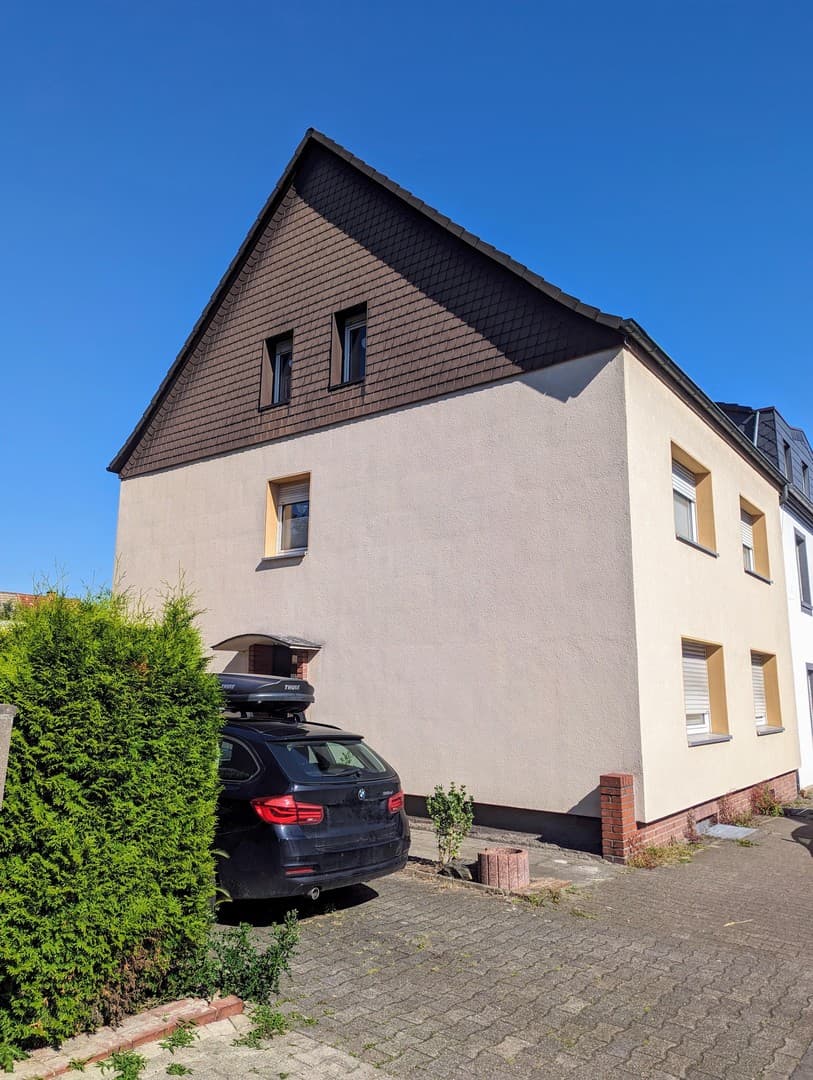 Gepflegtes Ein-/Zweifamilienhaus