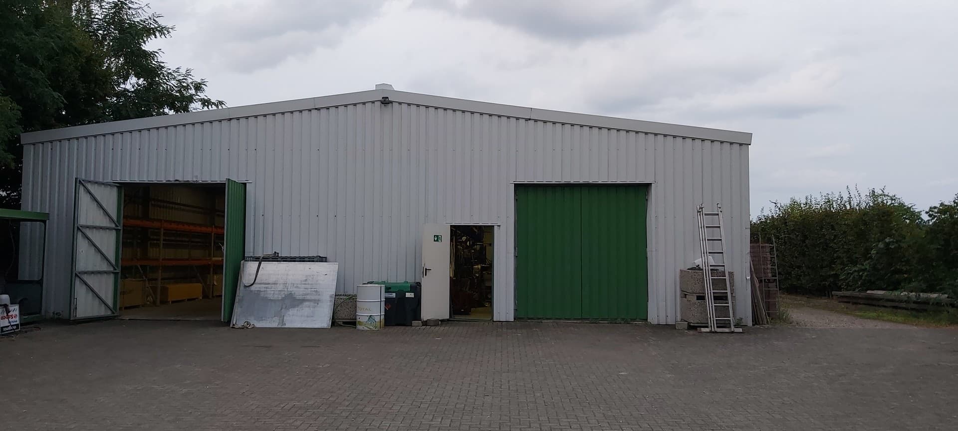 Lagerhalle im Neusser Hafen