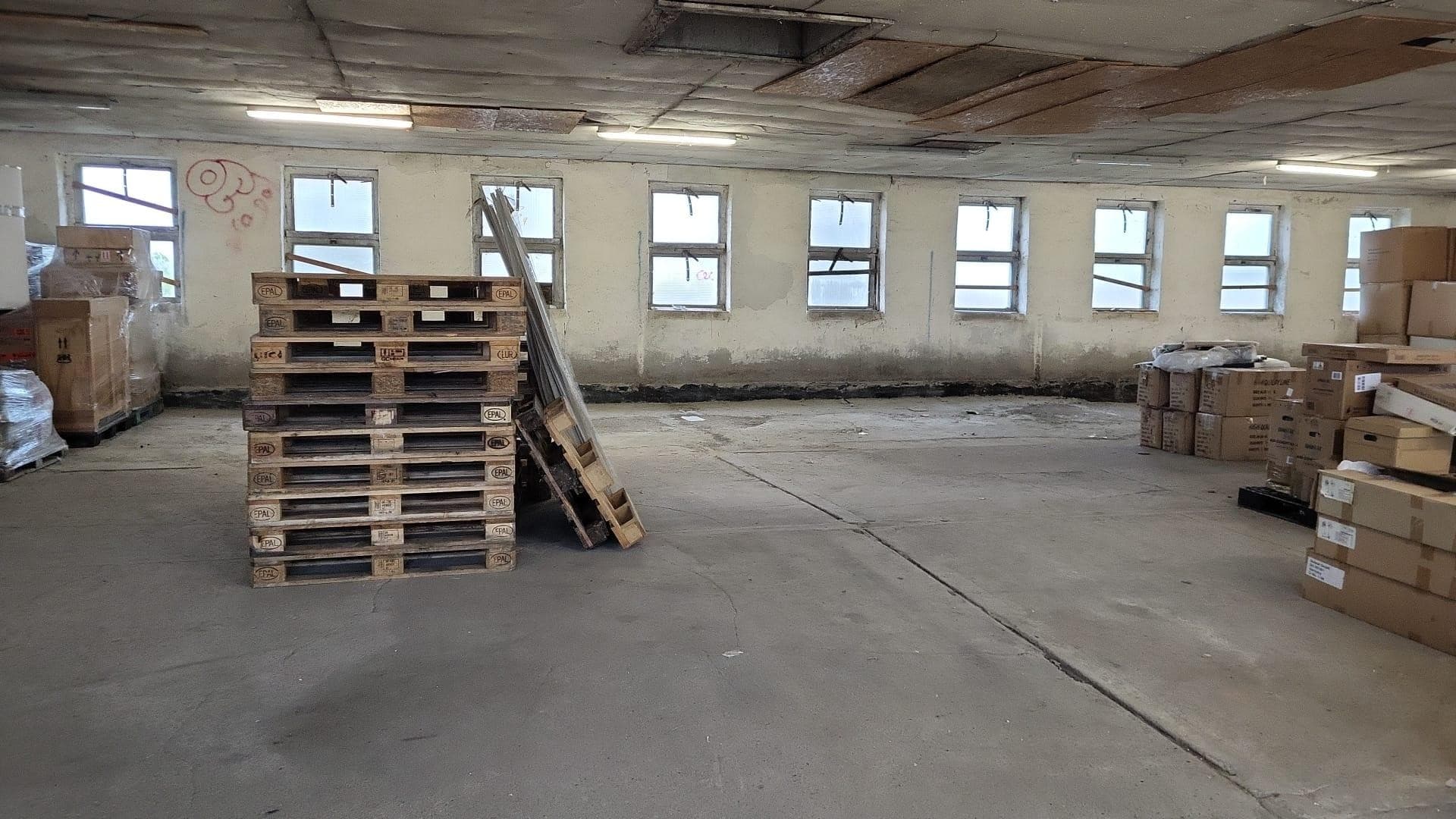 Lagerfläche / Gewerbefläche / Lagerräume / Archiv Fläche / Lager - Provisionsfrei - Teilbar