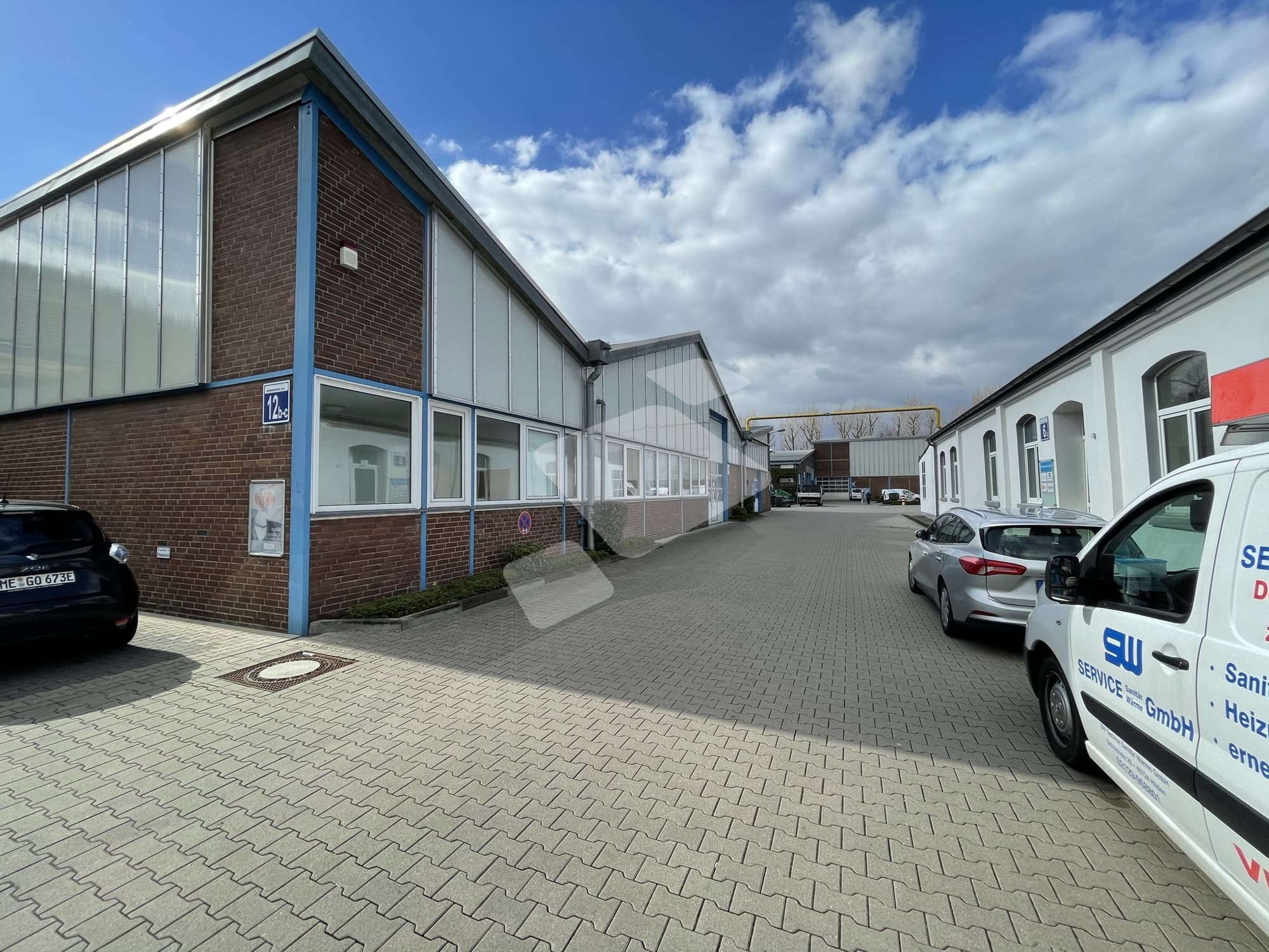 Moderne Lagerfläche in repräsentativem Gewerbepark – Hilden