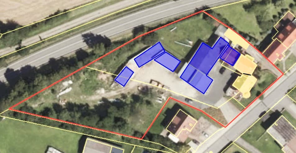 Attraktiver Wohn- Gewerbekomplex auf großem Grundstück zu verkaufen