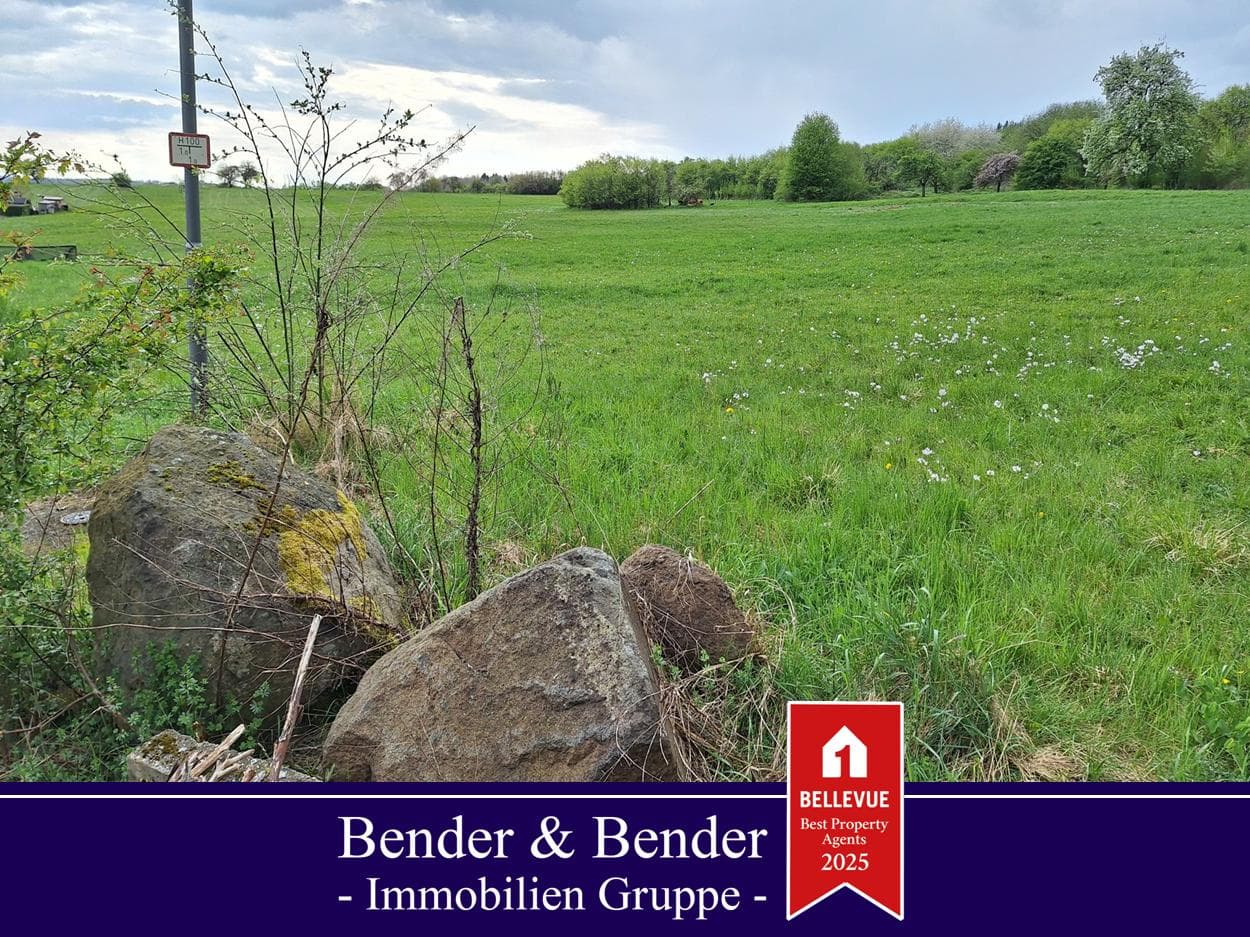 Freiliegendes Grundstück in Ortrandlage bietet Ihnen vielfältige Möglichkeiten der Bebauung!