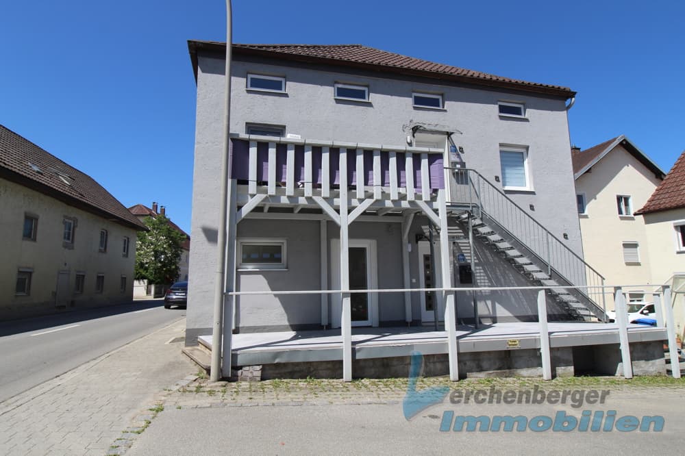 ***Zweifamilienhaus mit historischer Note in Adldorf***