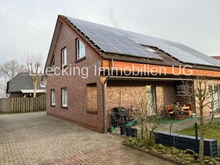Wohngebäude mit 2 Wohneinheiten und PV-Anlage