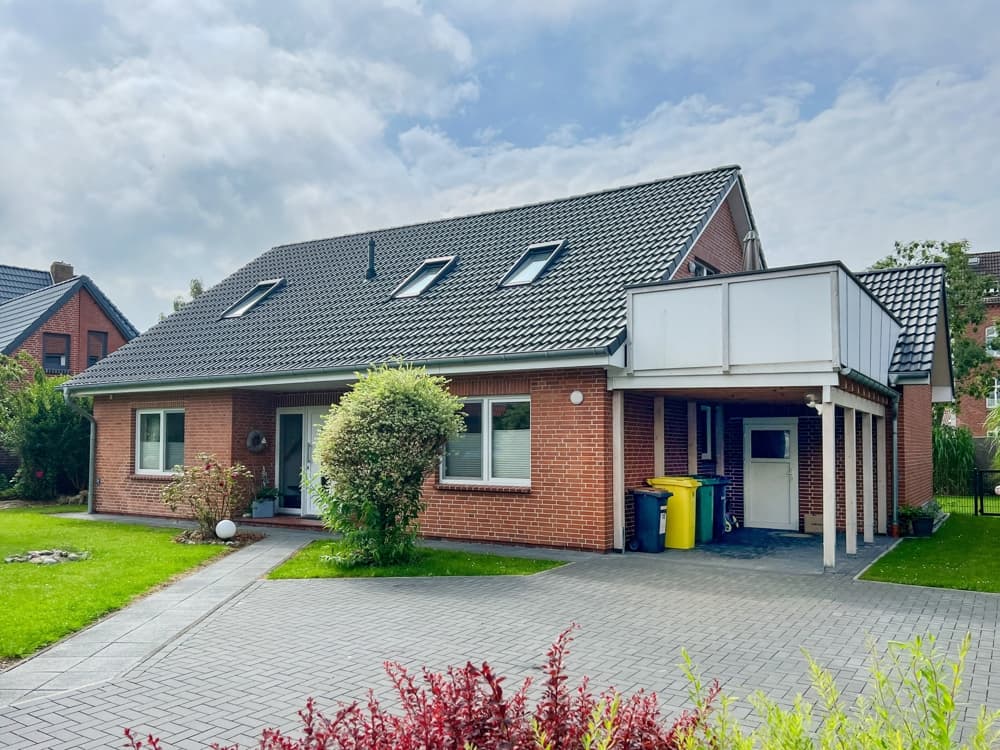 Für Nordsee-Fans und Familien mit Platzbedarf: Großes, top-saniertes Wohnhaus mit 2 WE in Tönning.