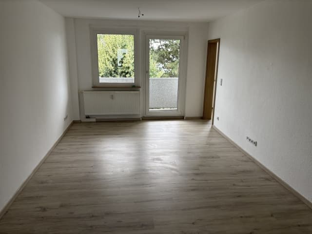 sanierte 3 Raum Wohnung mit Balkon