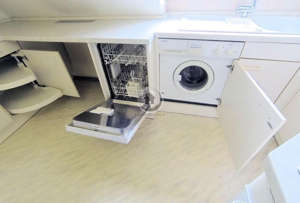 !!! ImmoPoint !!! Gemütliche Dachgeschoßwohnung - Einbauküche zur freien Nutzung