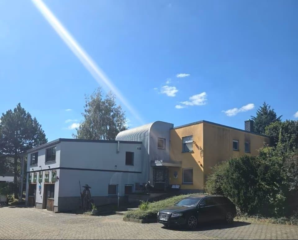 Sondershausen-OT, MFH + Gewerbe