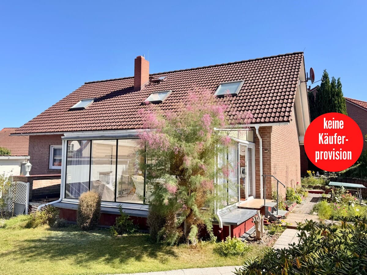 HORN IMMOBILIEN + Burg Stargard Einfamilienhaus mit Einliegerwohnung + separate gewerblichen Einheit