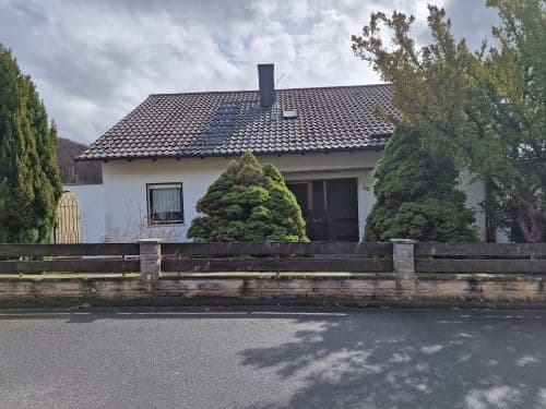 Wohnen wie im Urlaub! Einfamilienhaus in 97656 Oberelsbach-Ginolfs / Rhön-Grabfeld, 15 Min. bis Bad Neustadt (ID 10298)