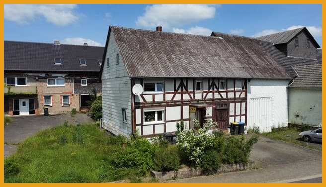 GEMÜTLICHES FACHWERKHAUS MIT KLEINEM GARTEN!
KEINE KÄUFERPROVISION!