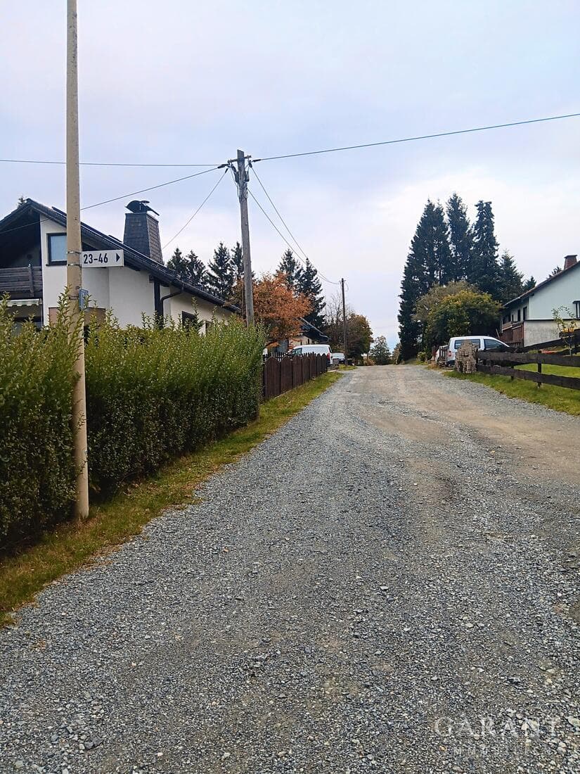 Idyllische Lage - Platz für ein Ferienhaus am Waldesrand !
