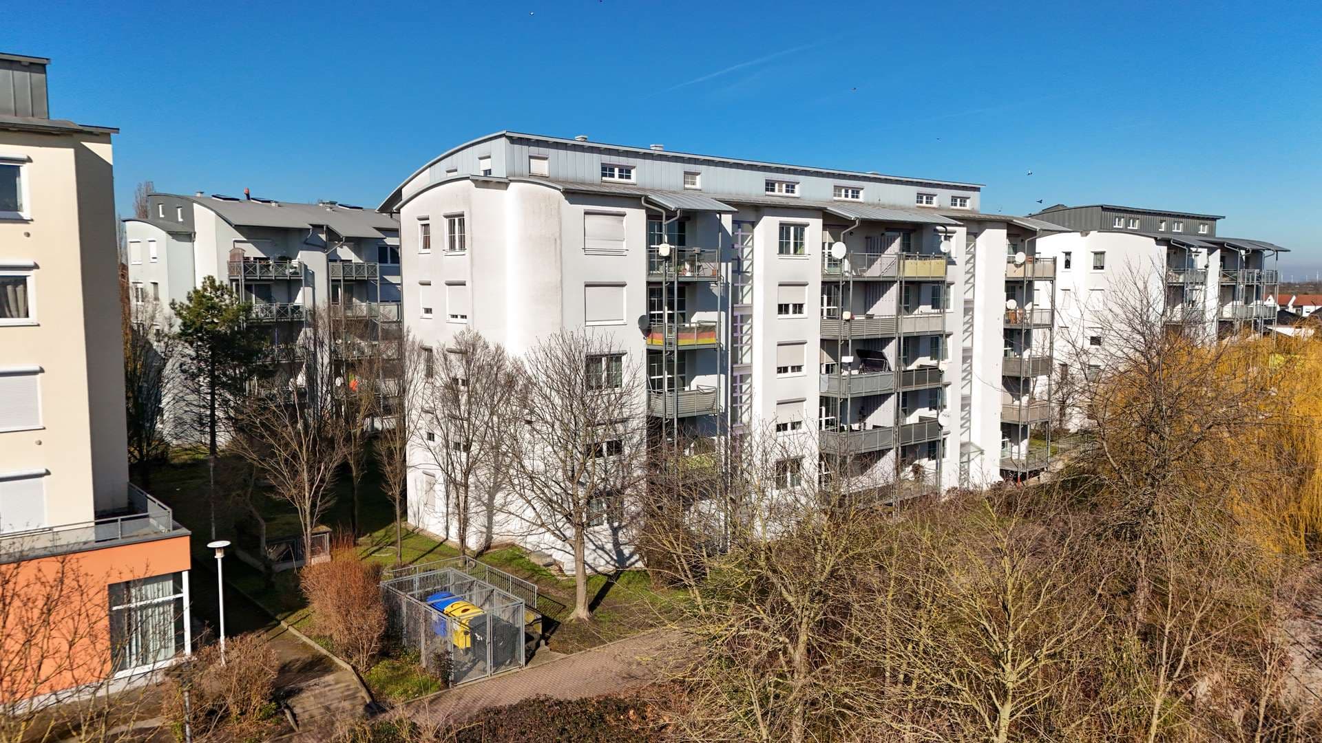 Wohnungspaket mit 5 Einheiten, Ist-Faktor 16,5 – Aufzug & Dachterrassen, Baujahr 1996