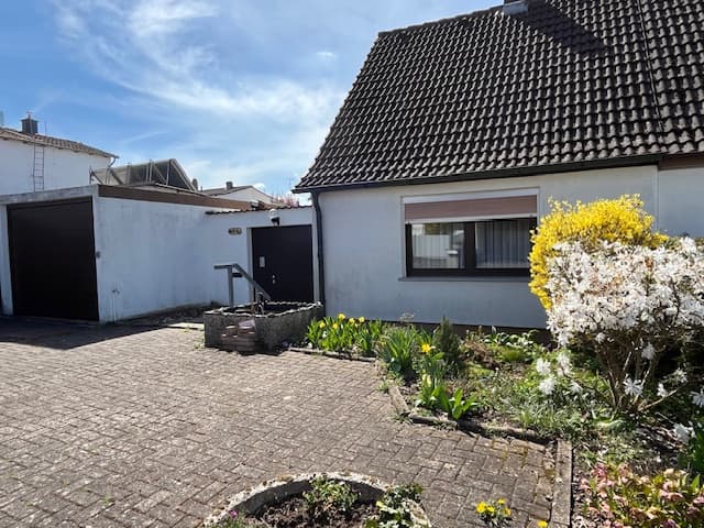 WOHNEN & ARBEITEN getrennt - 2 DHH -Garten Garage Stellplätze