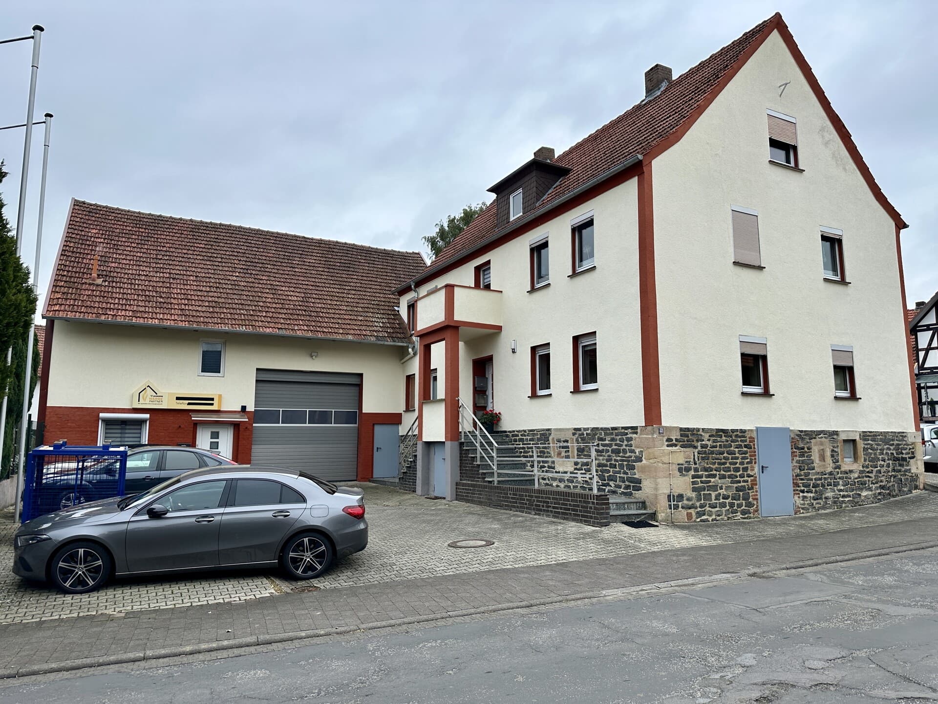 Mehrfamilienhaus mit 4 vermieteten Wohneinheiten in Homberg (Efze) – STT! Keine Käuferprovision!