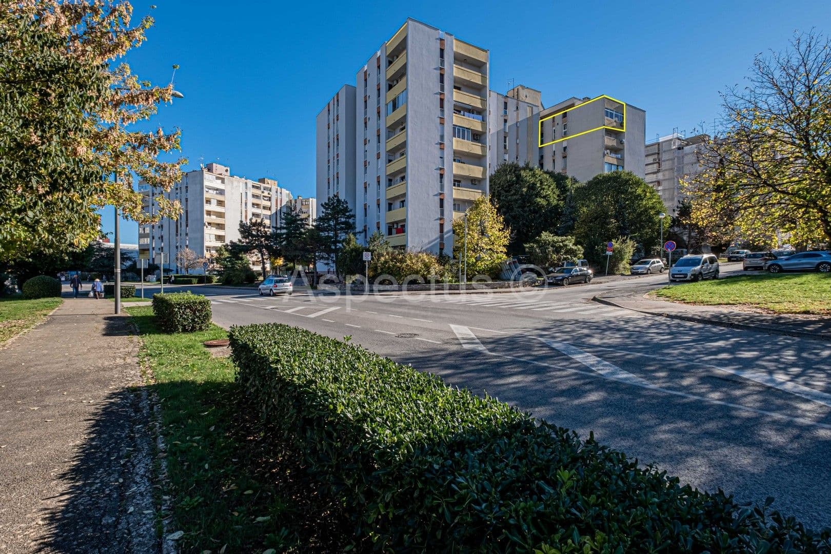 Zweizimmerwohnung mit Zentralheizung + Garage, Pula, Šijana