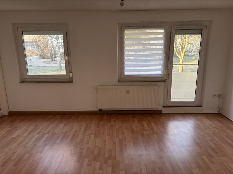 2 Raum Wohnung mit Balkon sofort frei