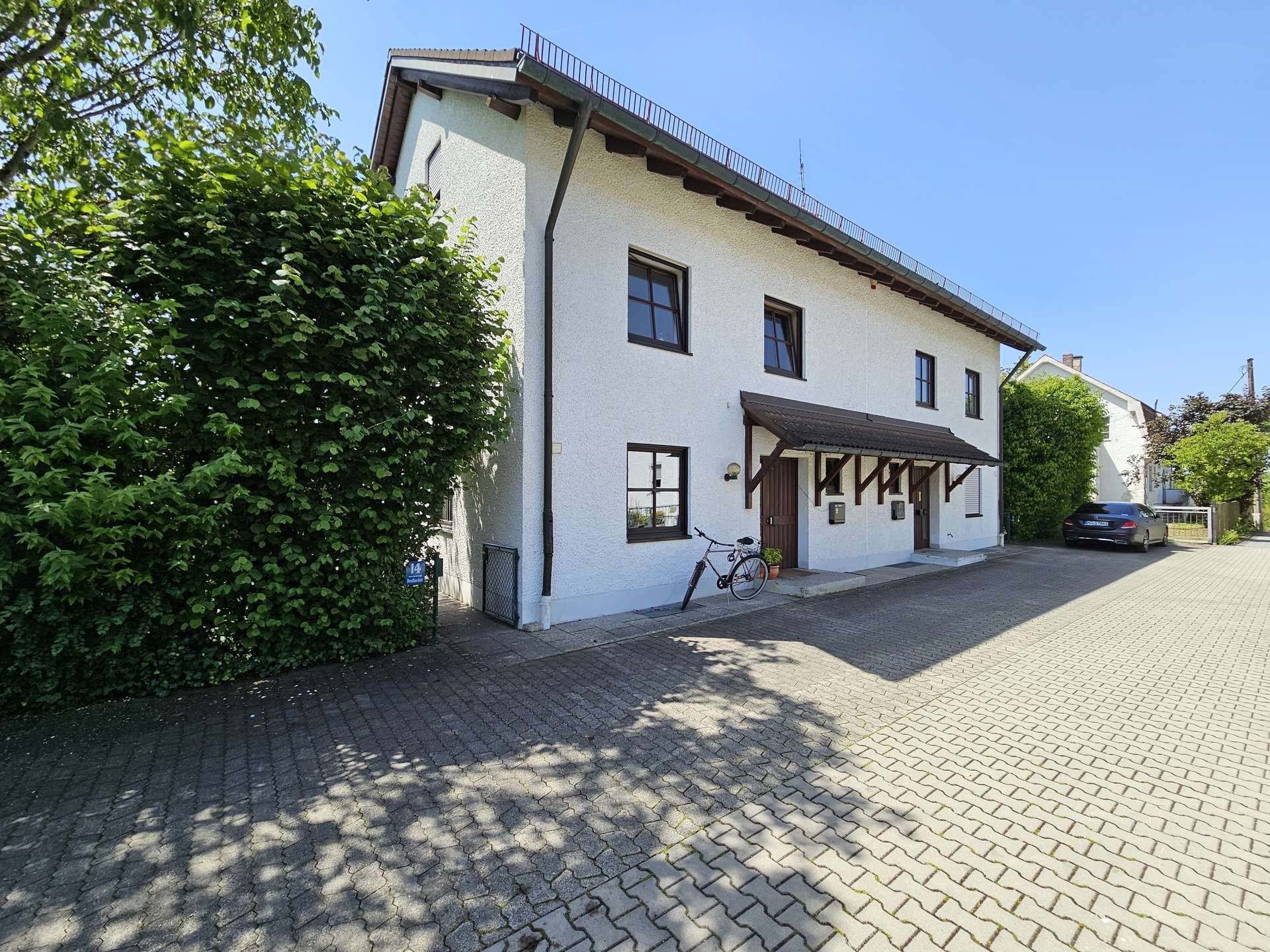 Provisionsfrei - Exklusives Grundstück in München-Feldmoching: 1.779 m² mit Bestandsimmobilien