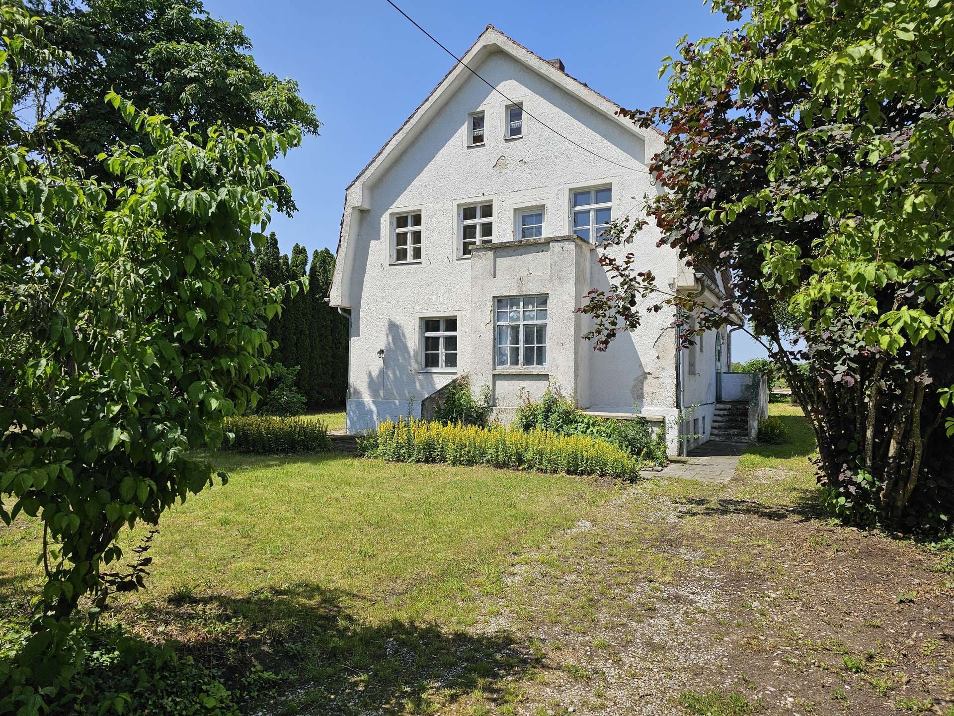 Provisionsfrei - Exklusives Grundstück in München-Feldmoching: 1.779 m² mit Bestandsimmobilien