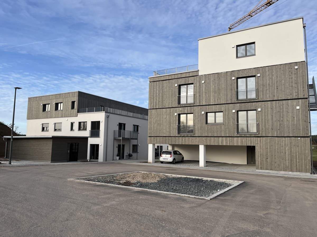 "Moderne klimafreundliche Neubauwohnung - bereits vermietet mit nachhaltiger und langfristiger Perspektive - Naturstadt Speichersdorf“