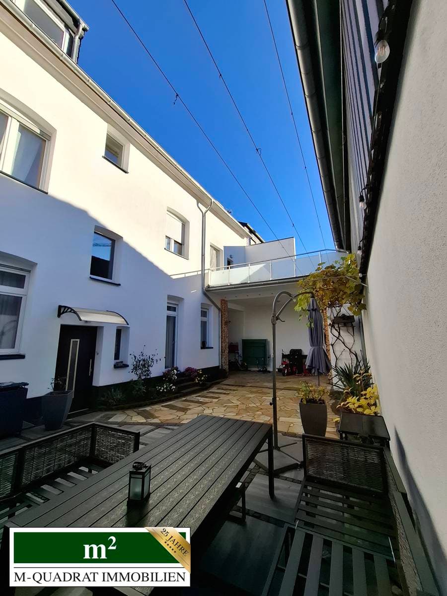 Gepflegtes Dreifamilienhaus in zentraler Lage