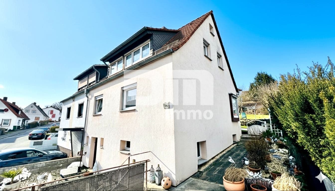 Schöne Doppelhaushälfte in schöner Wohnlage mit Panoramablick, Gartenbereich und Garage