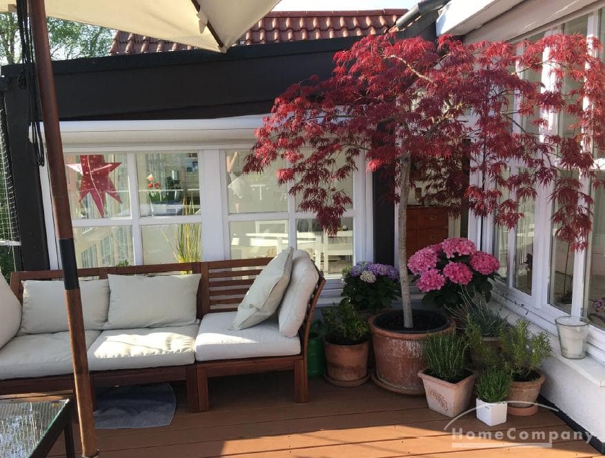 Exklusiv möblierte Penthouse-Wohnung in ruhiger Lage! Barrierefrei mit 2 Badezimmern