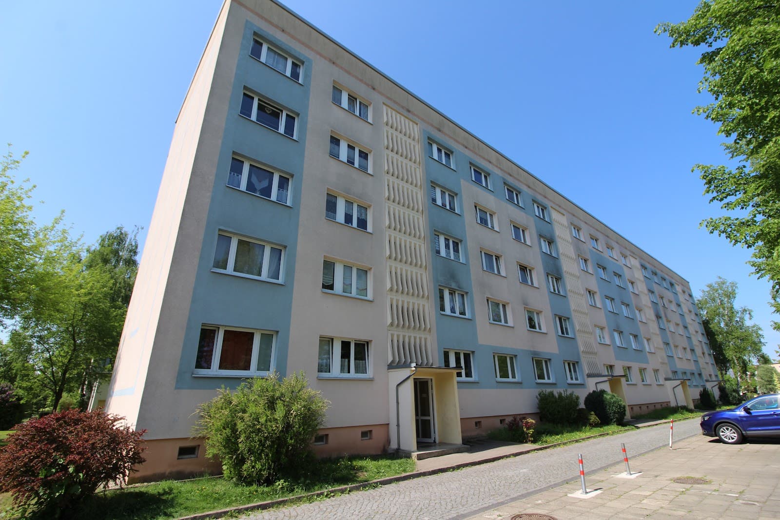 Familienwohnung- der Spielplatz direkt gegenüber!