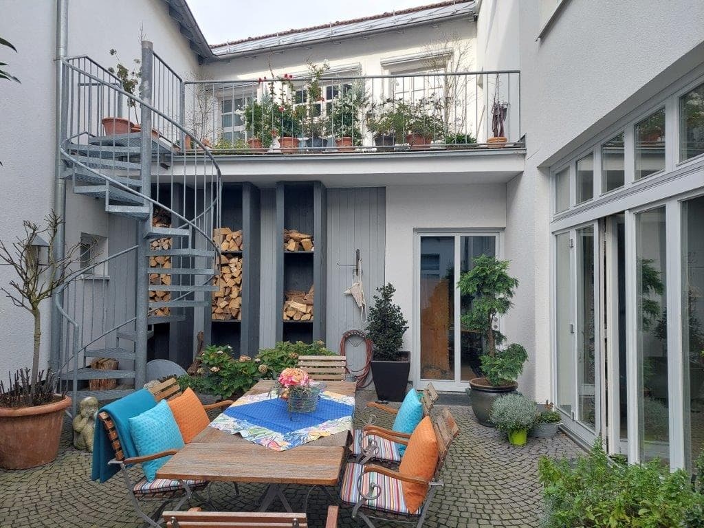 Exklusive Wohnung mit Balkon und Terrasse,
eine perfekte Alternative zum Wohnhaus!