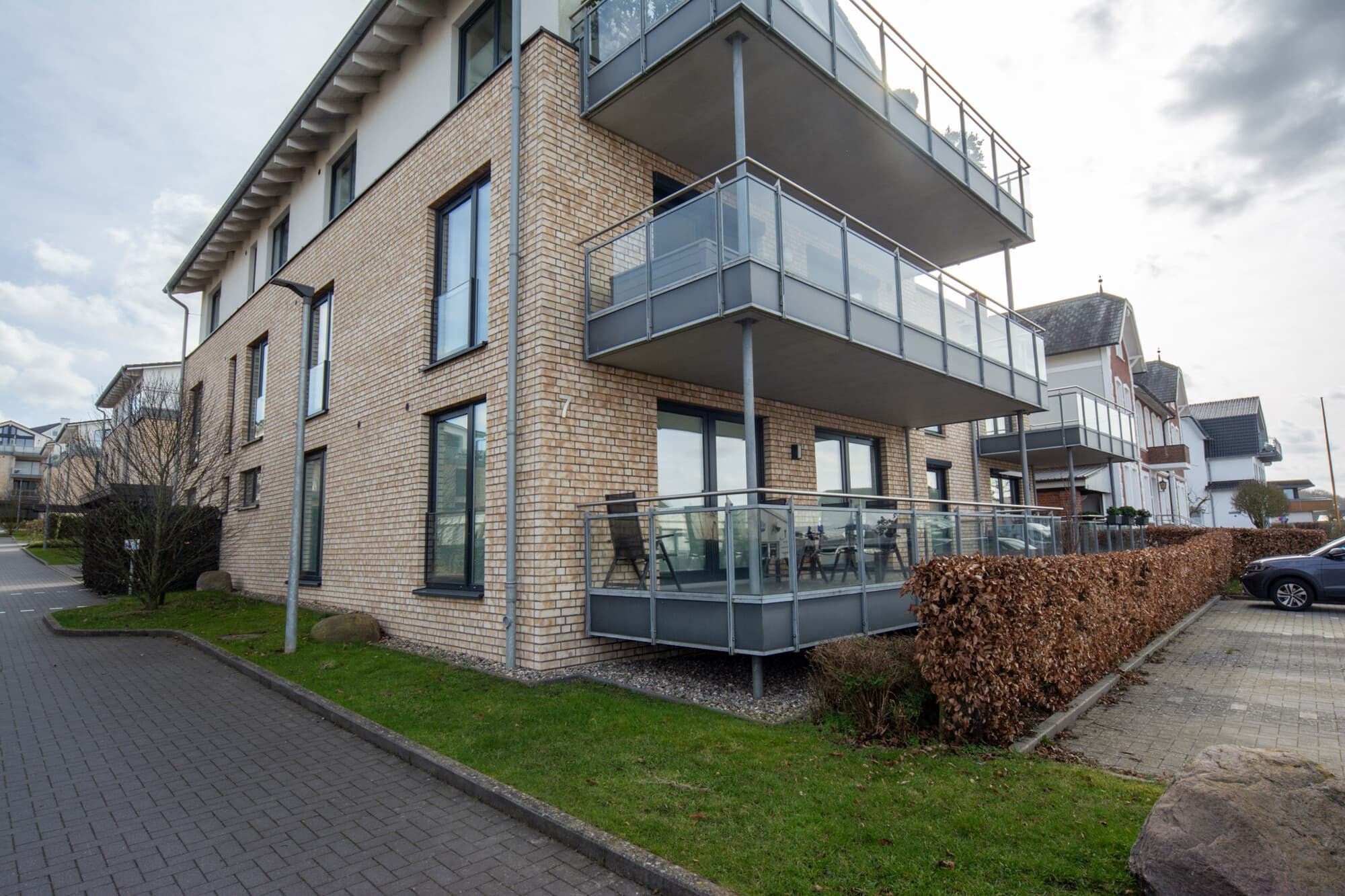 Laboe: Moderne Wohnung in erster Reihe an der Kieler Förde