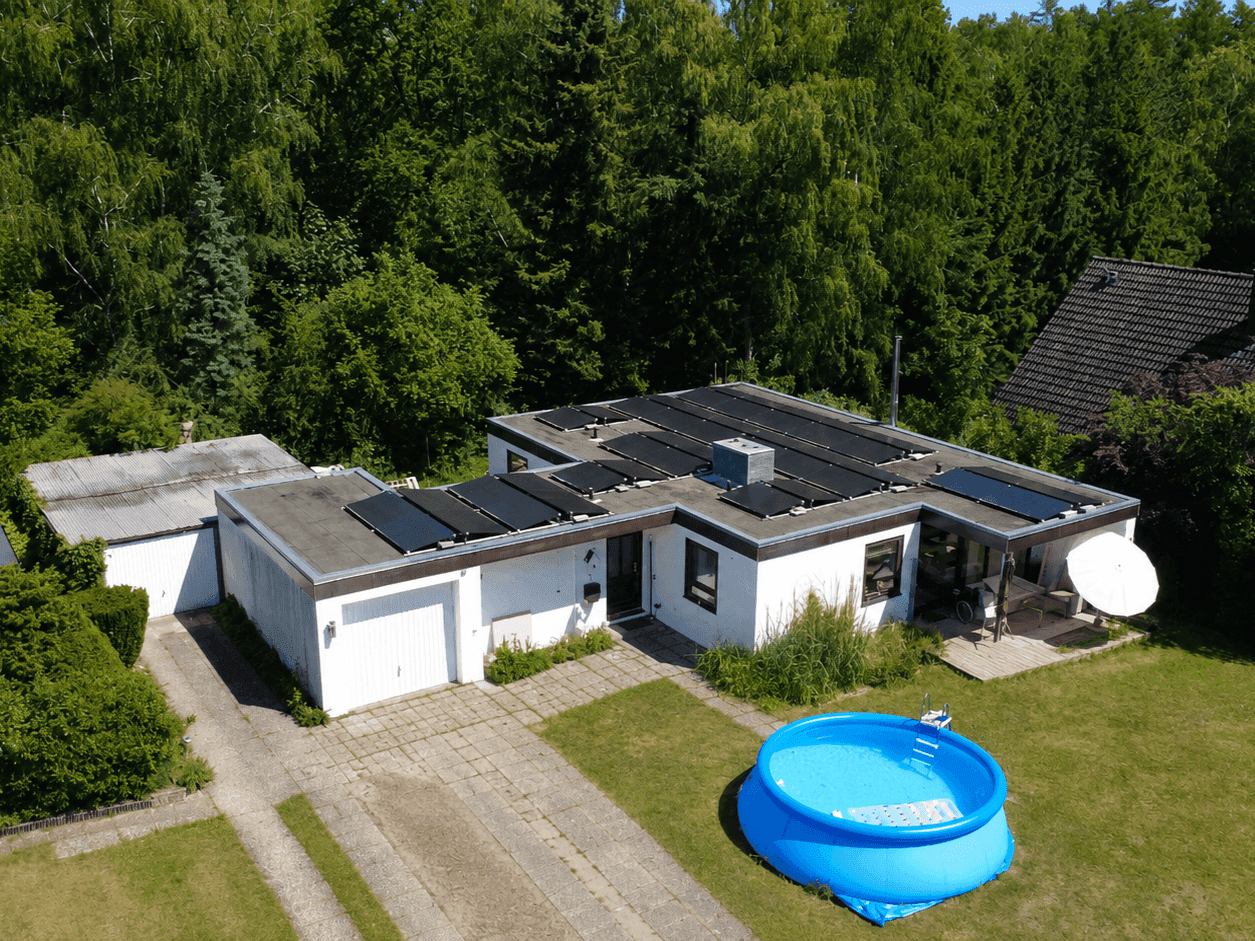 Modernes Bungalow mit ca. 200 m² Wohn- und Nutzfläche, Vollkeller und großem Grundstück in Glinde