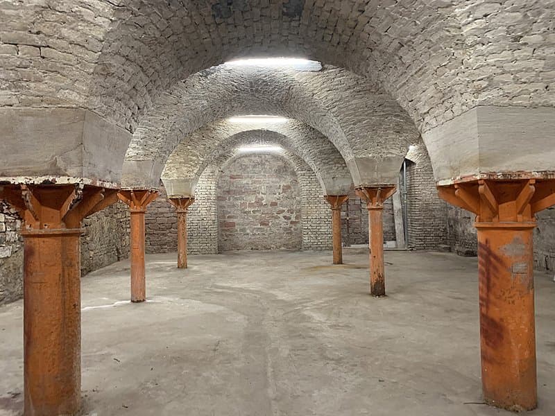 Gewölbekeller auf 275 m² in begehrter Lage von Mainz-Neustadt, Nähe Rheinufer