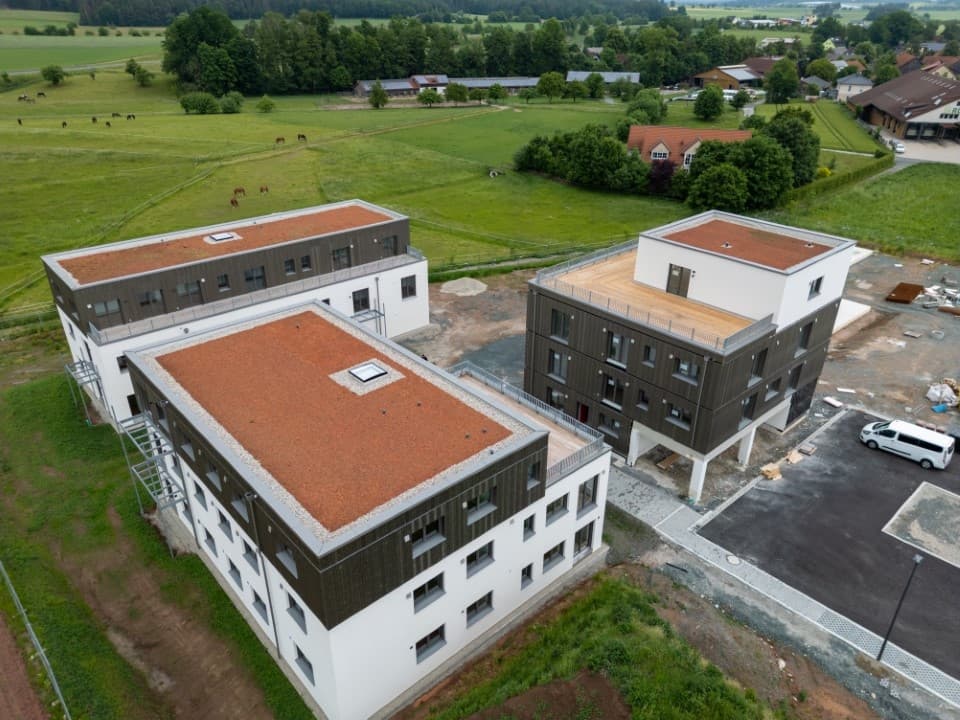Nachhaltige und zukunftsorientierte Neubau-Wohnung in der „Naturstadt Speichersdorf“ mit attraktiven Steuerersparnissen