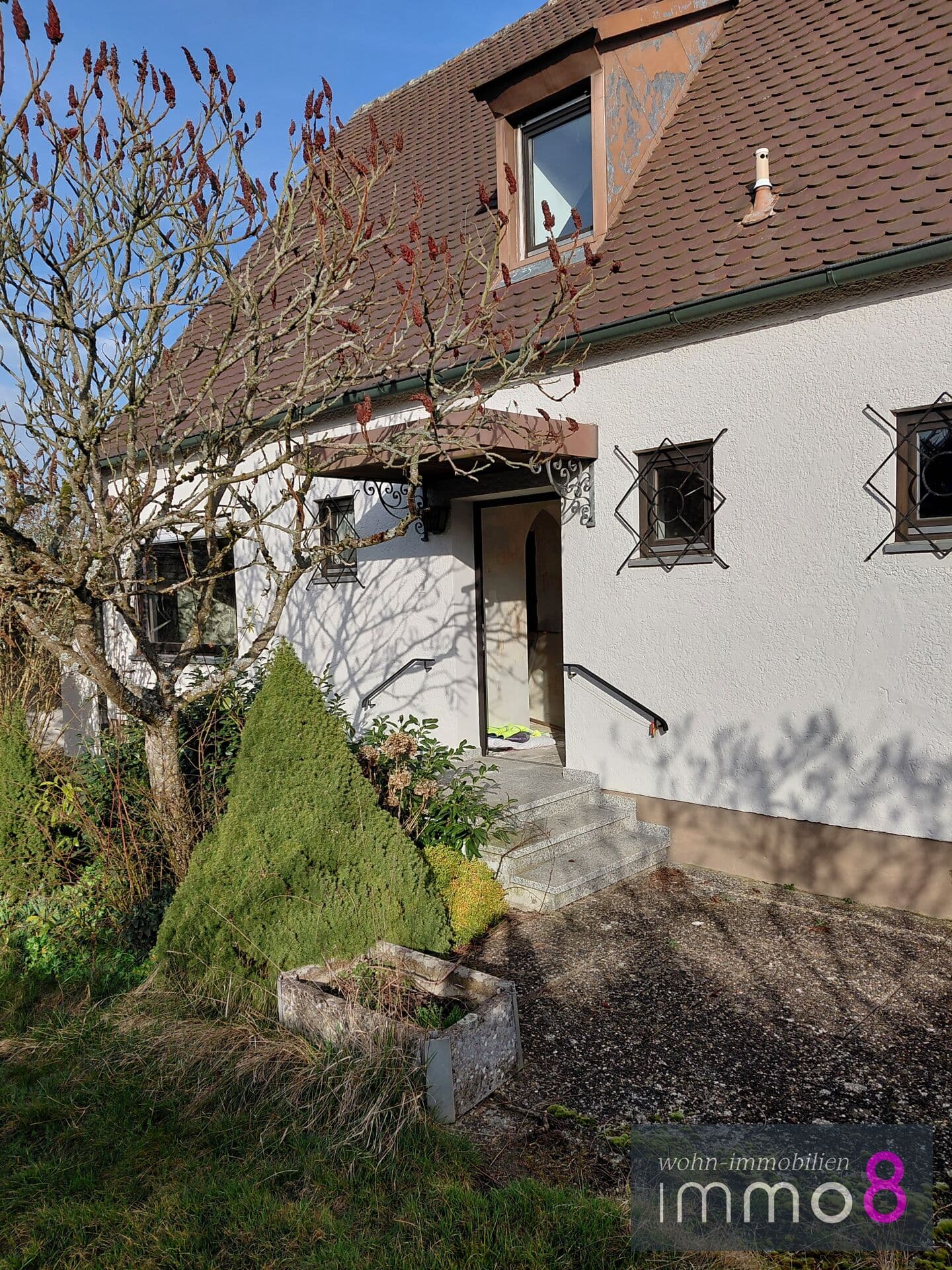 Werden Sie hier noch diesen Sommer
Eigentümer: Freistehendes Haus mit
schönem Grundstück in Oberhausen!
