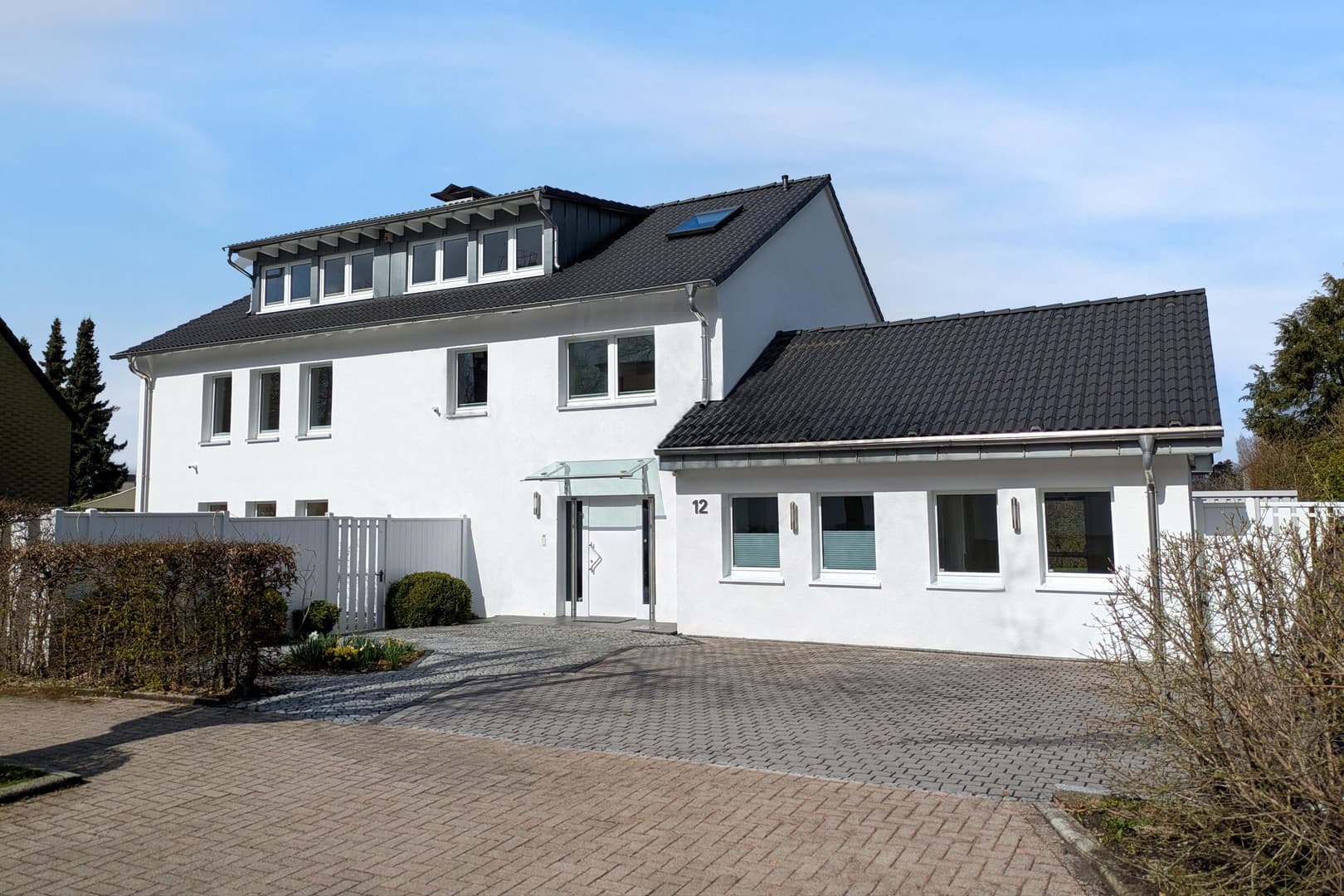 Außergewöhnlich großzügiges Einfamilienhaus mit 389 m² Wohnfläche in Halver