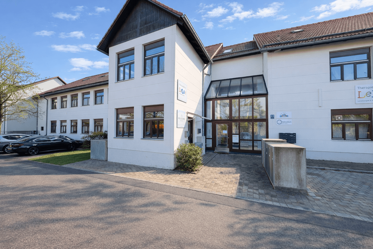 Toplage Karlsfeld! Büro-/ Ausstellungs-/ Schulungsräume zu vermieten!